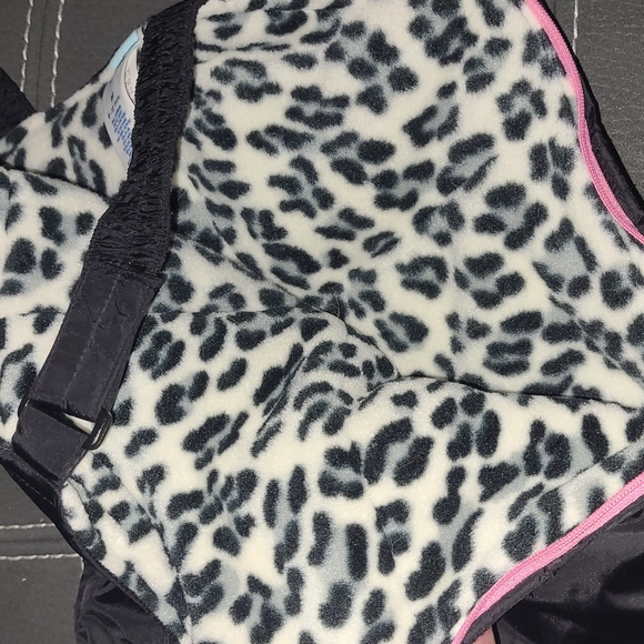 Old Navy baby snow pants 6-12M (M) - Picture 3 of 5